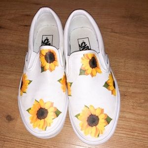 CUSTOM VANS